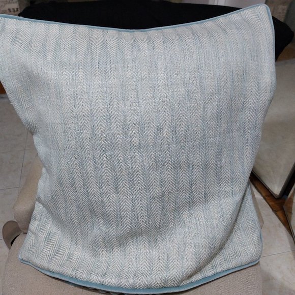 Beautiful SET of decorative Pillow Cushion COVERS ONLY Different Front and Back - Picture 5 of 7